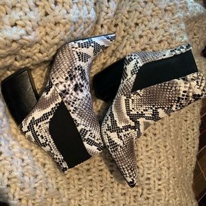 Qupid Black and White Snakeskin Booties - SIZE 7
